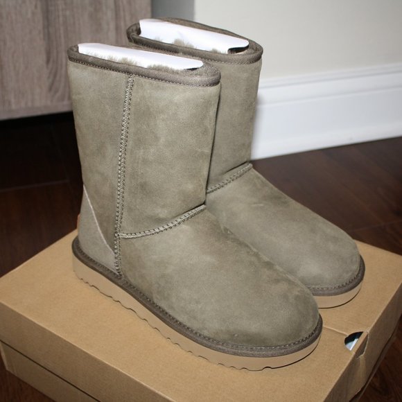 uggs women size 7